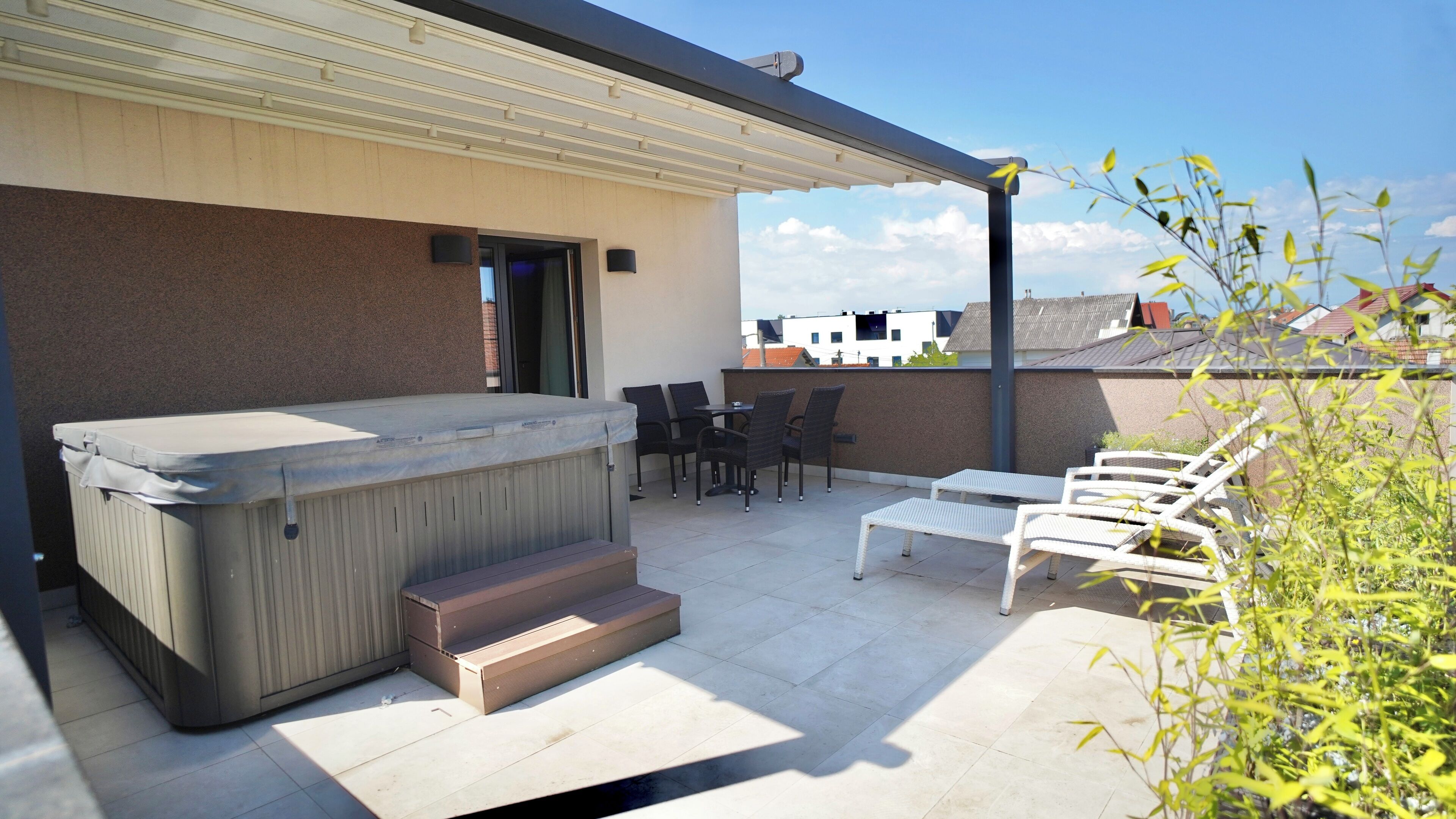 deluxe room | terrace/patio