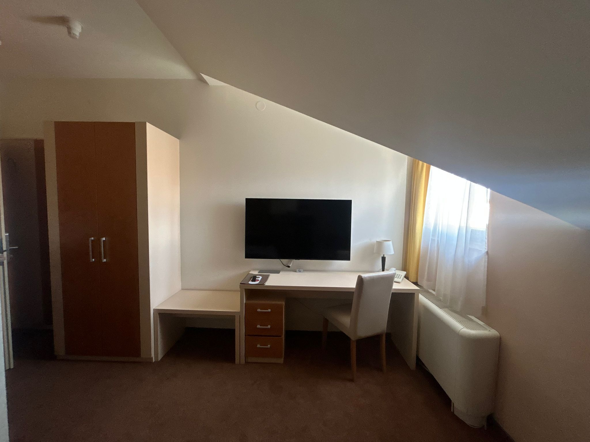 standard twin room | in-room safe, desk, iron/ironing board, free wifi