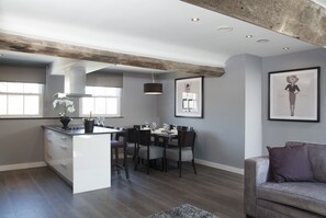 In-room dining - Epic Apart Hotel - Duke Street (Liverpool)