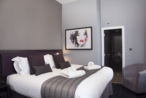 Individually decorated, individually furnished, desk, soundproofing - Epic Apart Hotel - Duke Street (Liverpool)