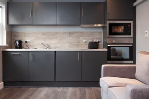 Monolocale (Luxe) | Con stile personalizzato, con arredamento individuale, una scrivania