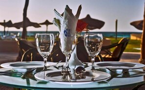 Breakfast, lunch and dinner served