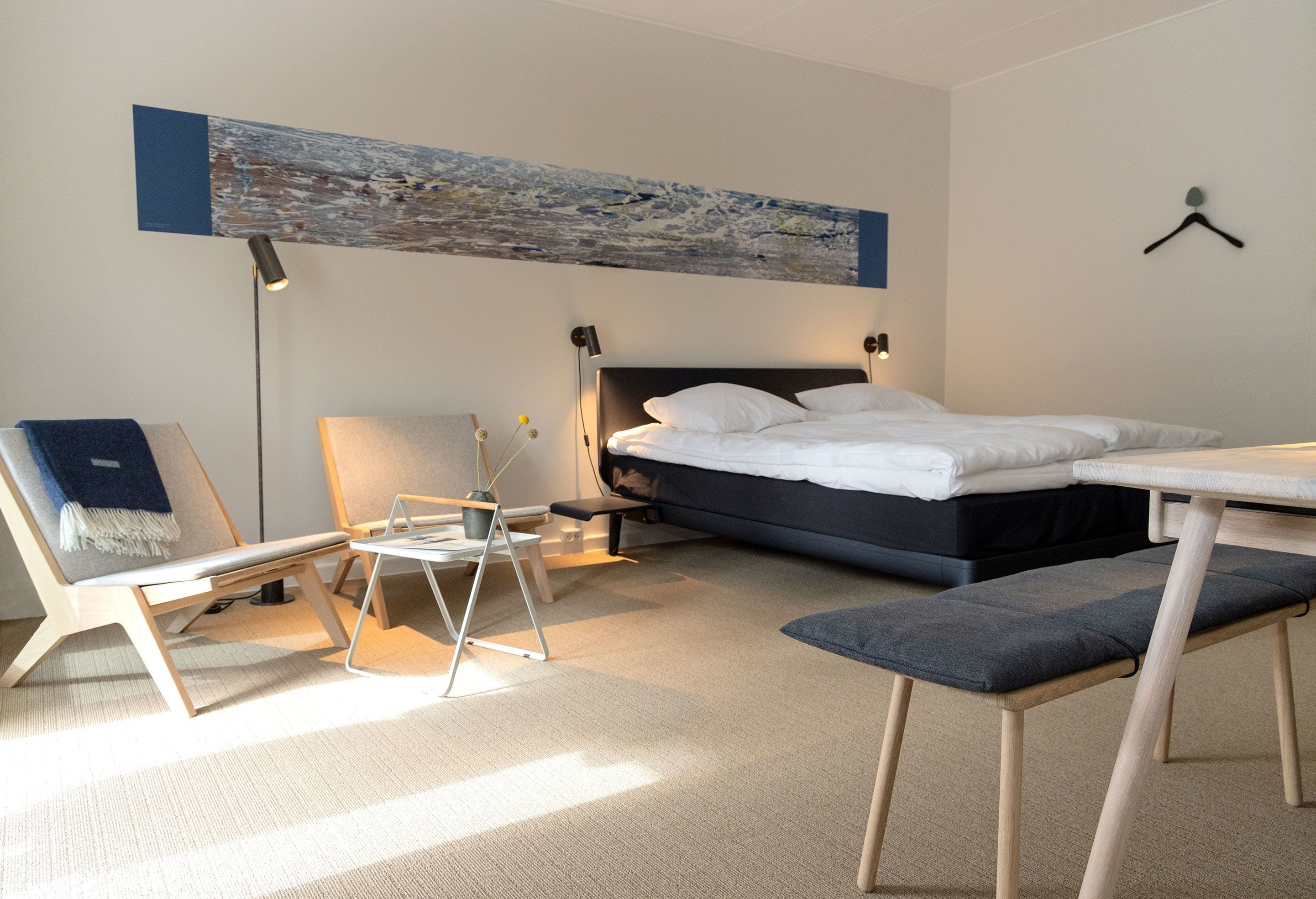 1 bedroom, hypo-allergenic bedding, desk, iron/ironing board