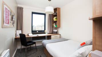 Basic Double Room, 1 Large Twin Bed, Non Smoking, Shared Bathroom | Desk, laptop workspace, free WiFi, bed sheets