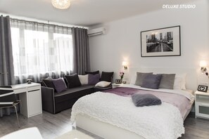 Deluxe Studio