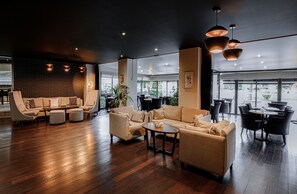 Lunch and dinner served  - Hotel Quorum (Saint-Cloud)