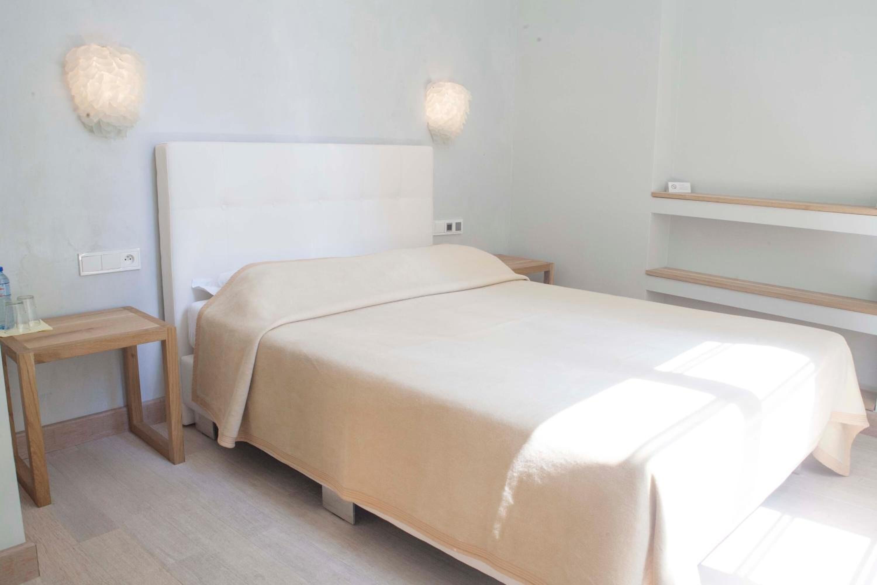 minibar, in-room safe, desk, soundproofing