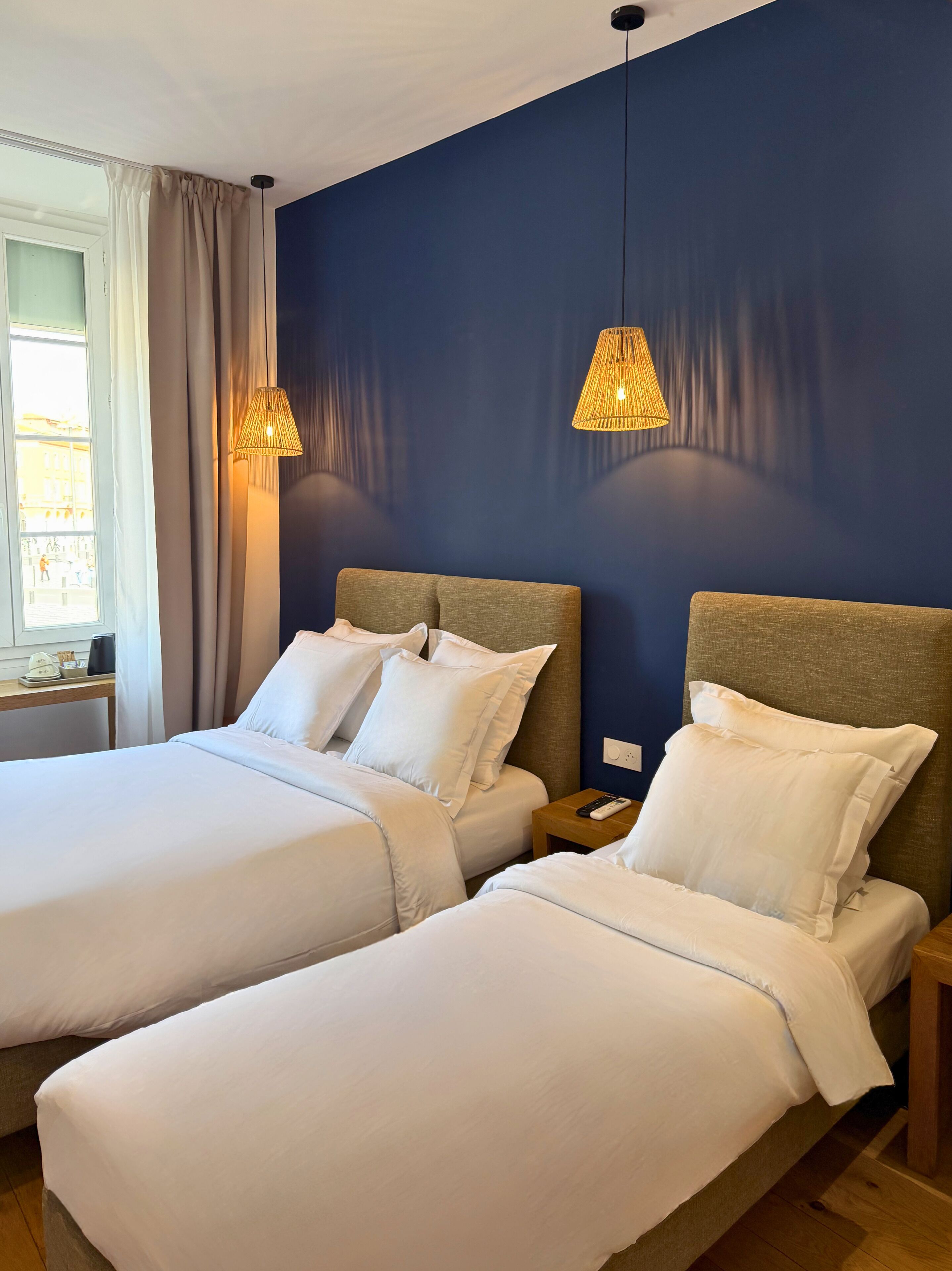 Rom – deluxe | Lydisolert, strykejern/-brett, wi-fi (inkludert) og sengetøy