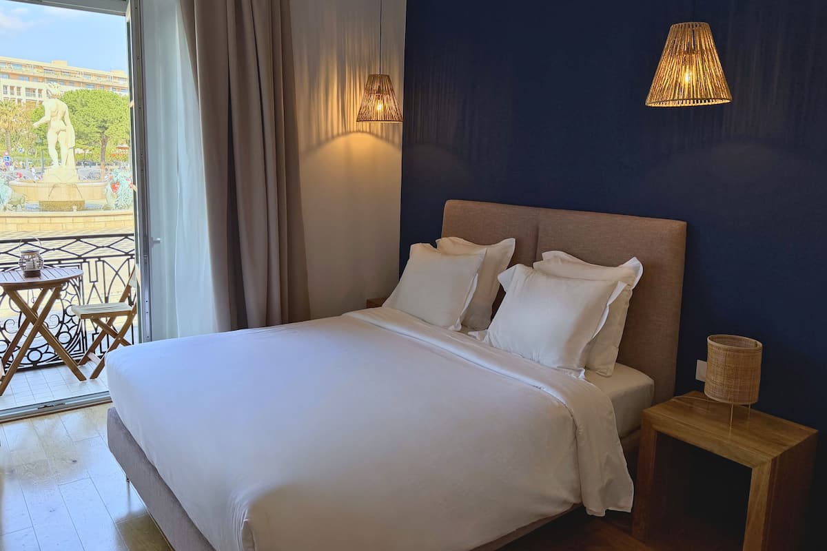 Chambre Junior Suite Massena avec balcon | Chambres insonorisées, fer et planche à repasser, Wi-Fi gratuit