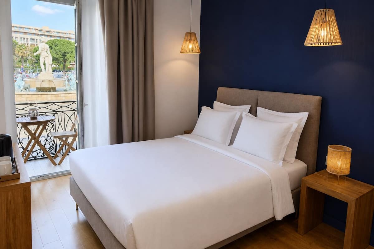 Chambre Junior Suite Massena avec balcon | Système d’insonorisation, fer et planche à repasser