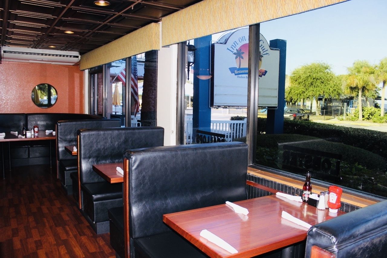 Lunch and dinner served, seafood