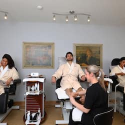 Couples treatment room(s), body treatments, hydrotherapy, aromatherapy
