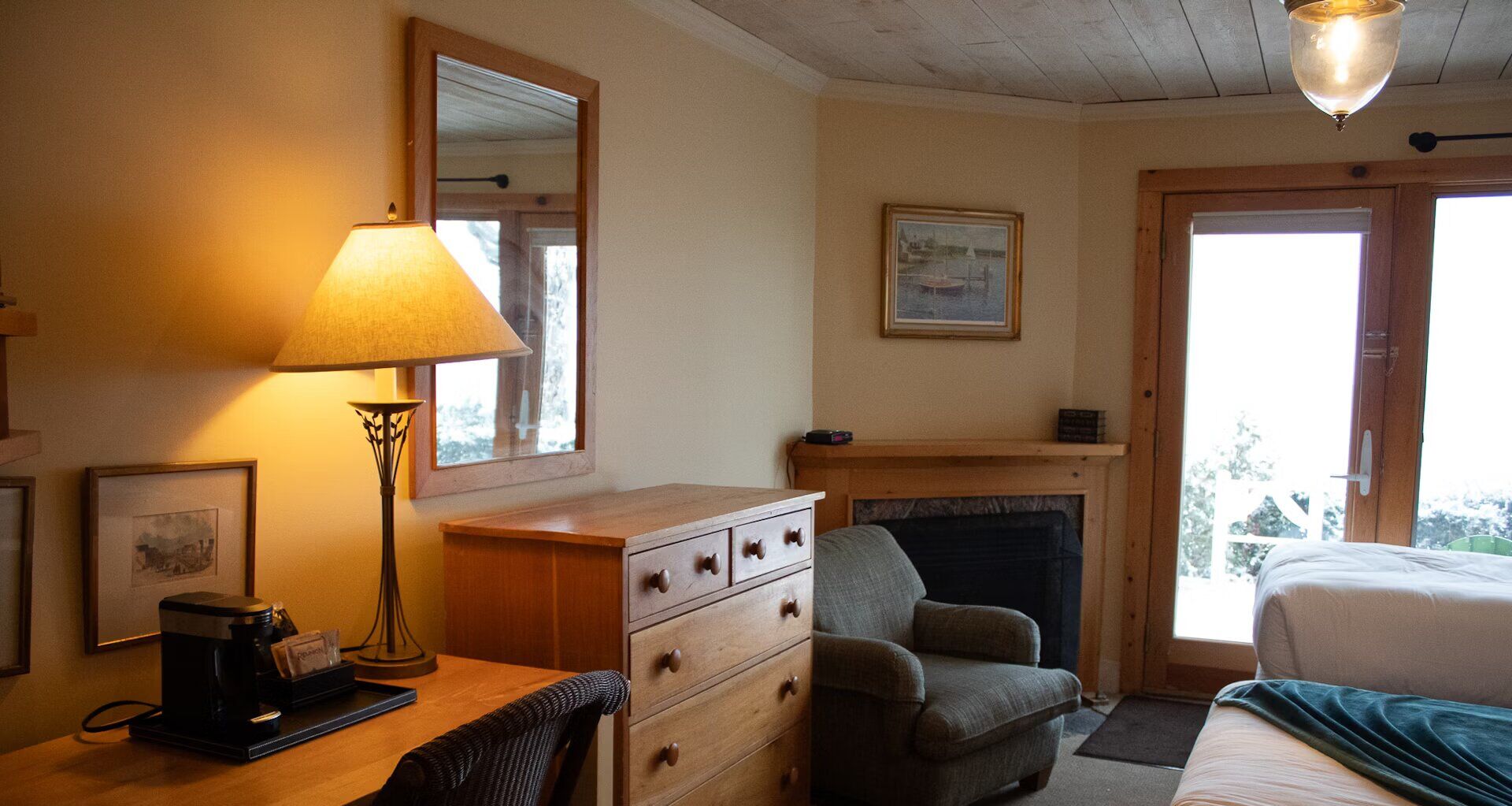 traditional cabin, 1 bedroom, lake view, lakeside | living area | 42-inch flat-screen tv with cable channels, tv, fireplace