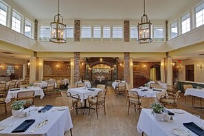 Restaurant - The Briars Resort & Spa (Georgina)