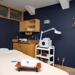 Couples treatment room(s), body treatments, hydrotherapy, aromatherapy