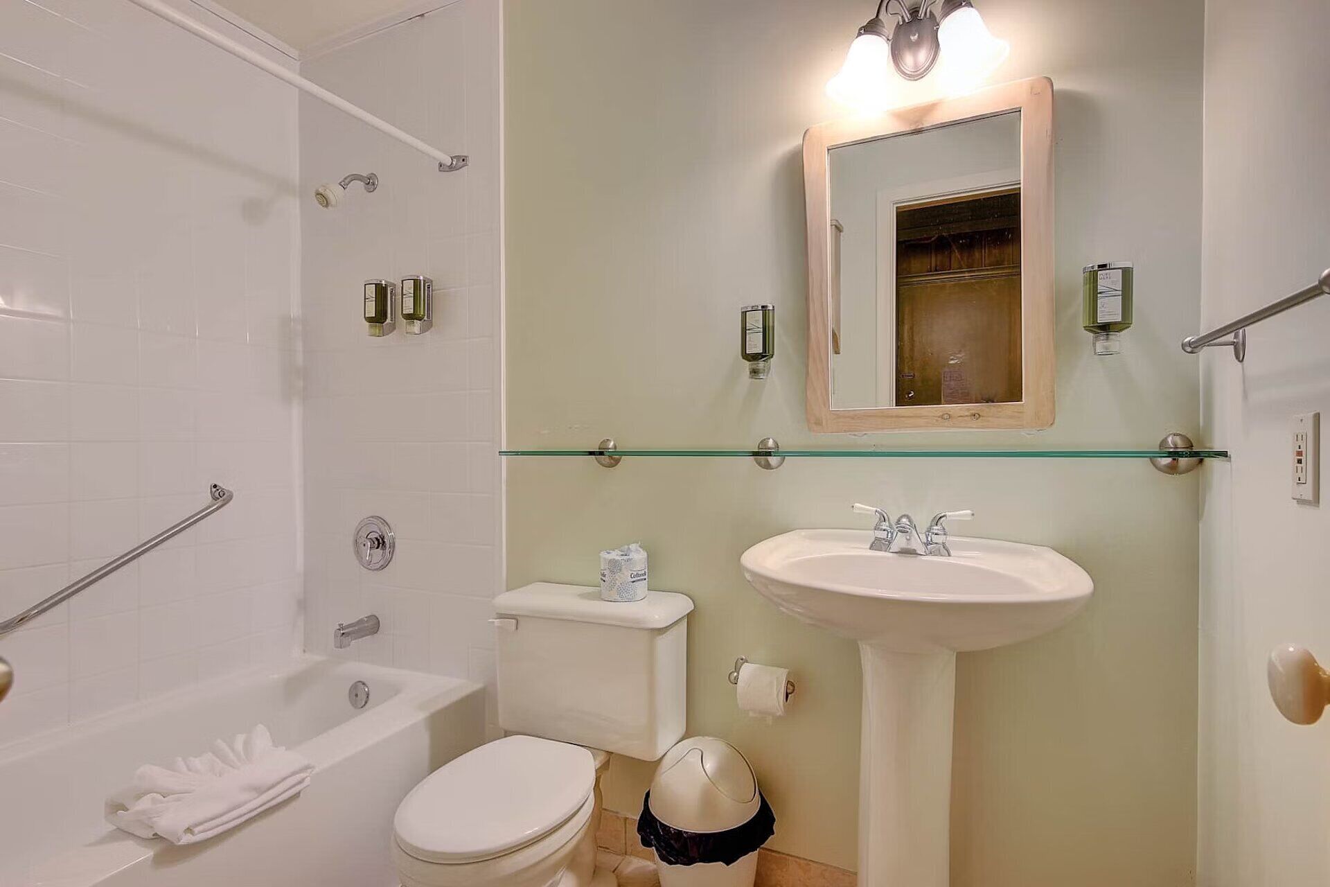 traditional cabin, 1 bedroom, lake view, lakeside | bathroom | combined shower/bathtub, hair dryer, bathrobes, towels