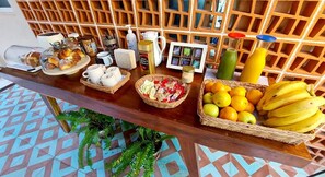Tägliches inbegriffenes kontinentales Frühstück