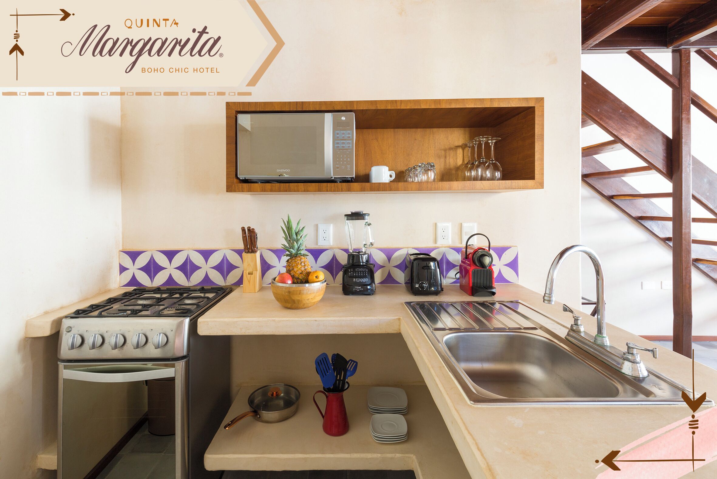 Luxury Loft | Private kitchenette | Coffee/tea maker