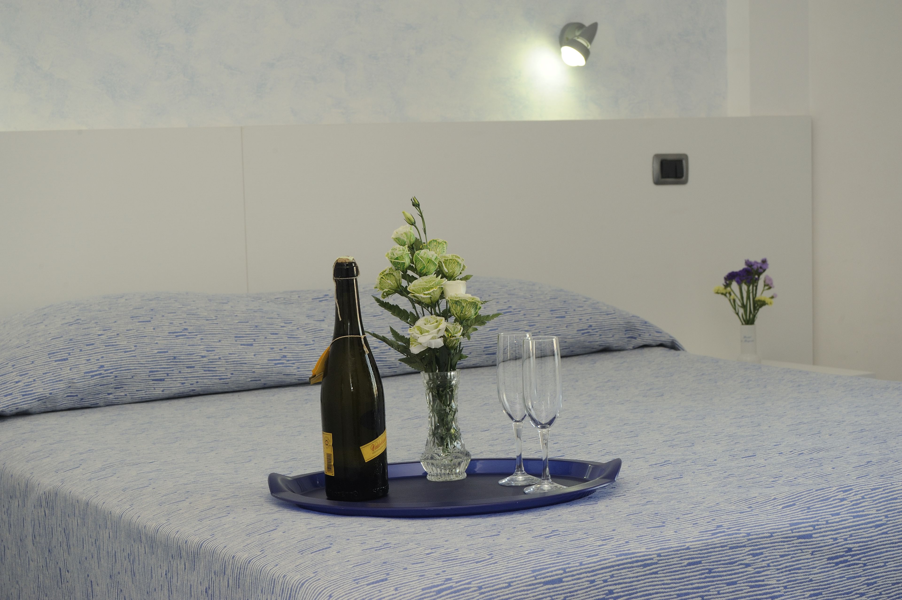 标准双人房或双床房, 海景 | 迷你吧、客房内保险箱、办公桌、免费 WiFi