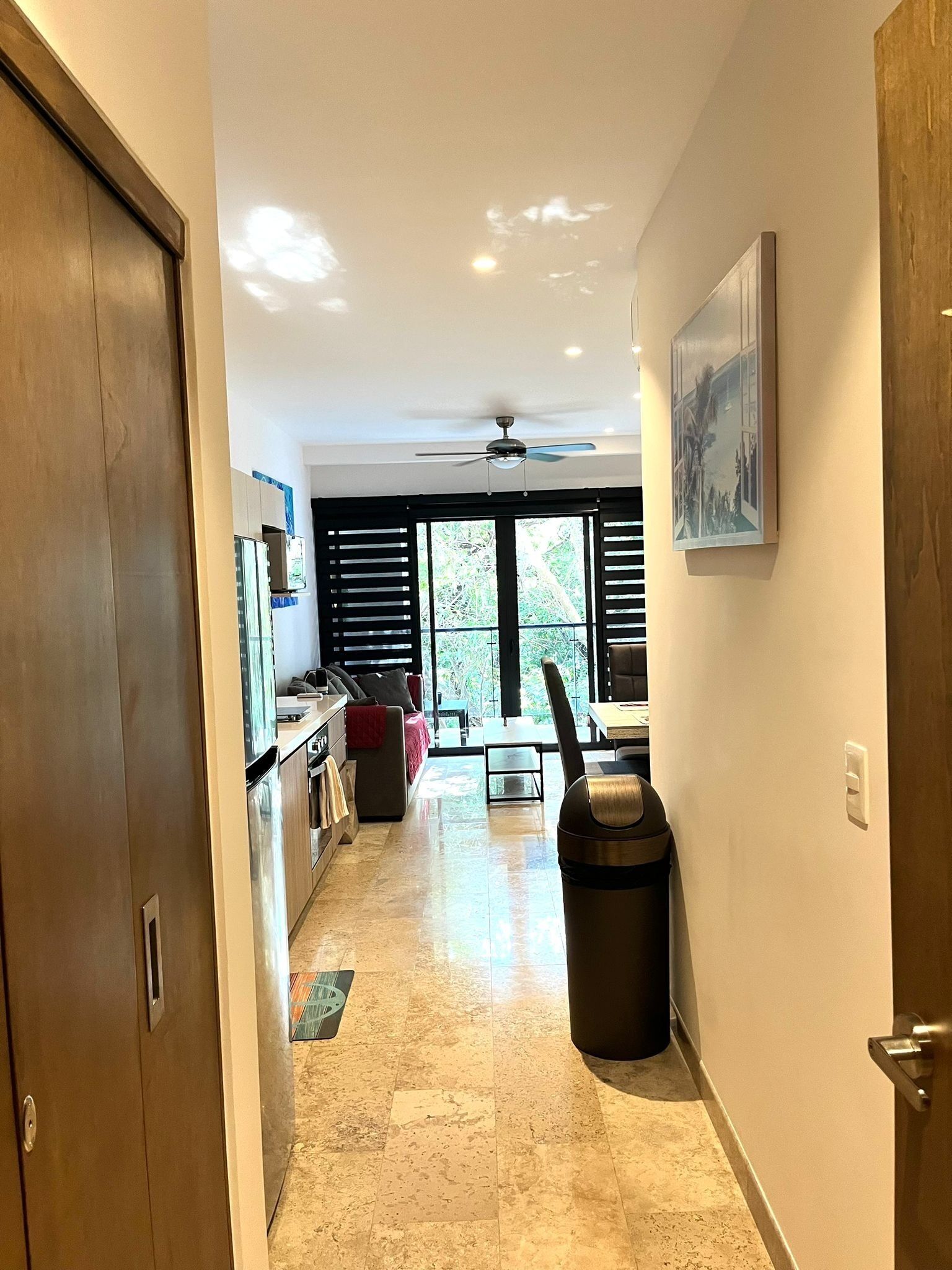 flat-screen tv, pay films