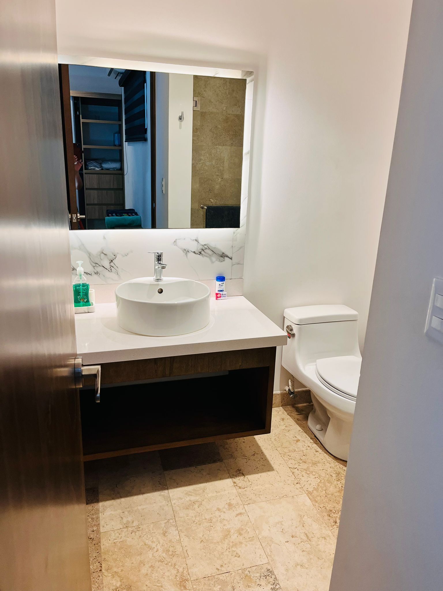 shower, towels, shampoo