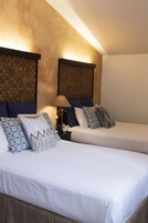 标准双人房, 1 间卧室, 庭院景观 | 办公桌、熨斗/熨板、免费 WiFi