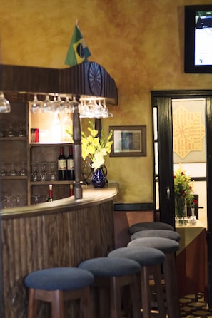 Bar (on property) - Hotel Ciudad Vieja (Guatemala City)