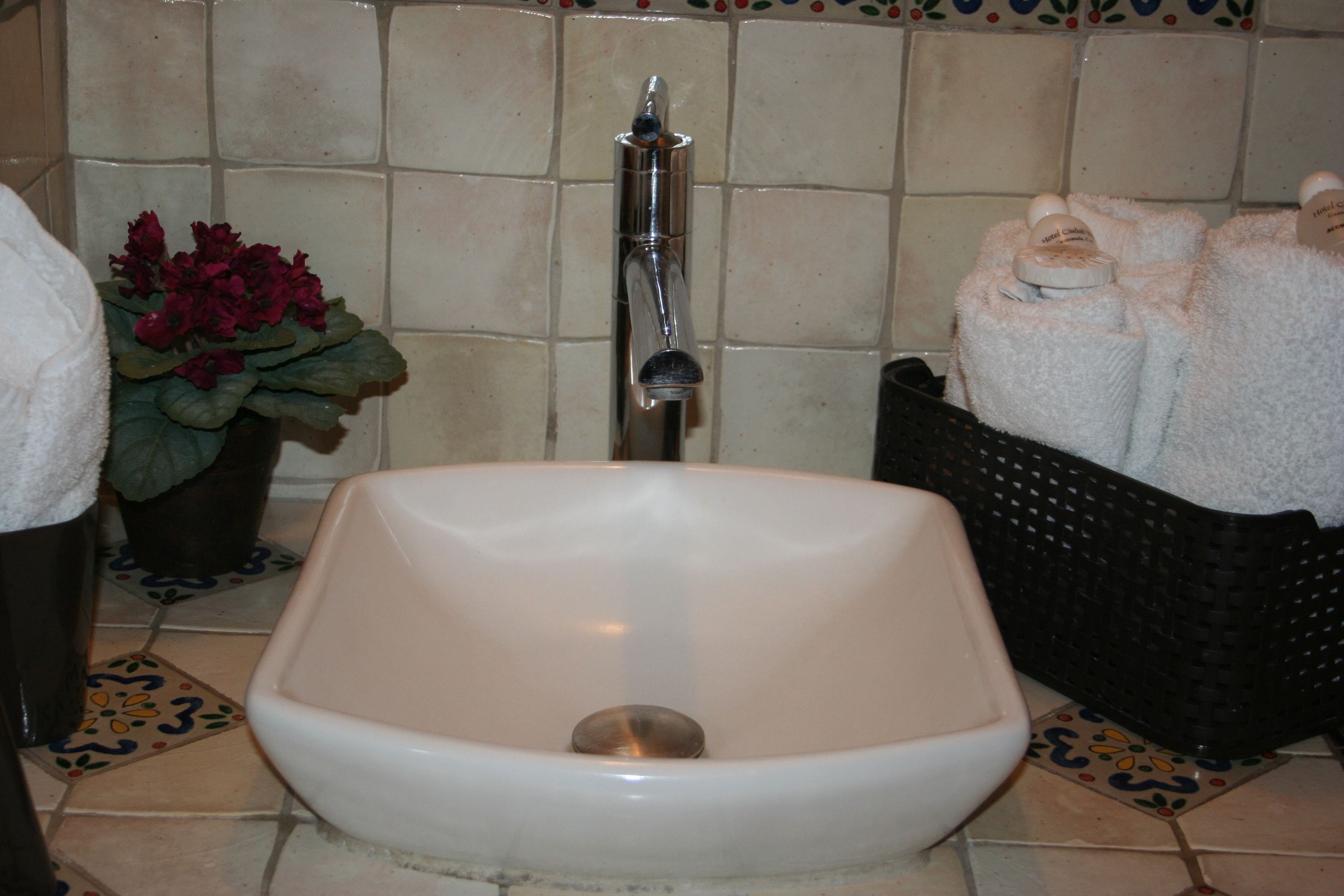 standard double room, 1 bedroom, courtyard view | bathroom sink