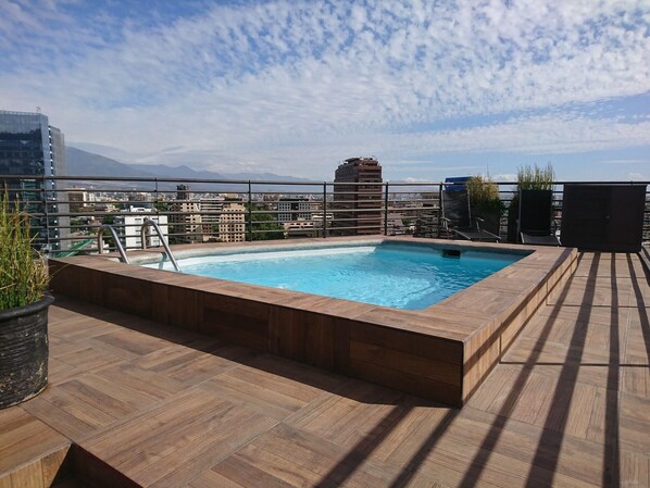 Hồ bơi ngoài trời 