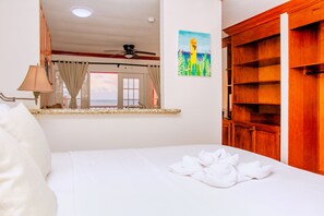 Studio Suite, Beach View (Beachfront) | In-room safe, iron/ironing board, free cribs/infant beds, free WiFi - Mayan Princess Hotel (San Pedro)