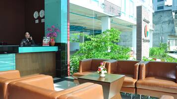 Área de estar no saguão