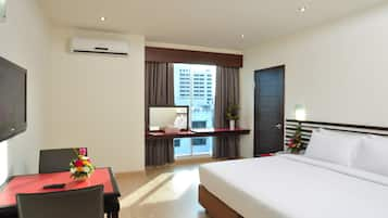 Superior Double Room | Minibar, in-room safe, desk, blackout curtains