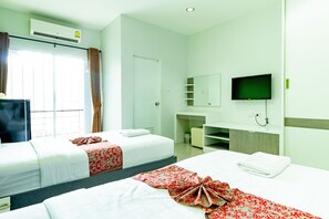 Desk, rollaway beds, free WiFi, bed sheets - Udee Living Place Hat Yai (Hat Yai)