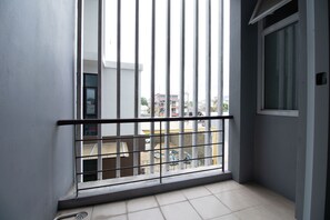 Twin Room, 2 Single Beds, Balcony | Balcony - Udee Living Place Hat Yai (Hat Yai)