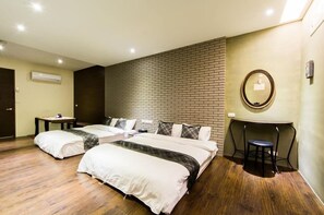 Standard Quadruple Room | 1 bedroom, premium bedding, down duvets, individually furnished - LITHO Hostel (Hualien City)