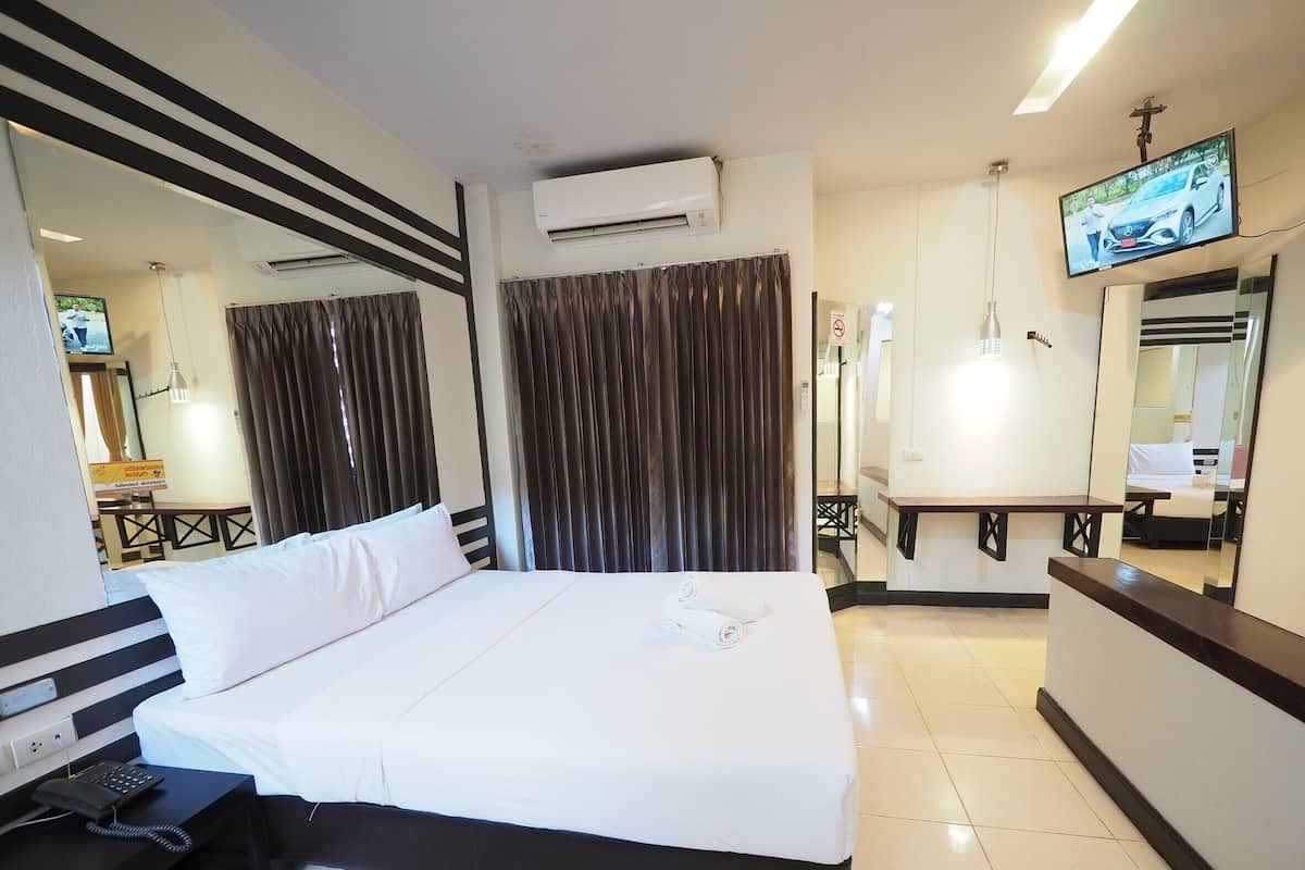 Superior Double Room | Desk, free WiFi