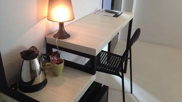 Kamar Standar | Meja kerja, kedap suara, Wi-Fi gratis, dan seprai linen