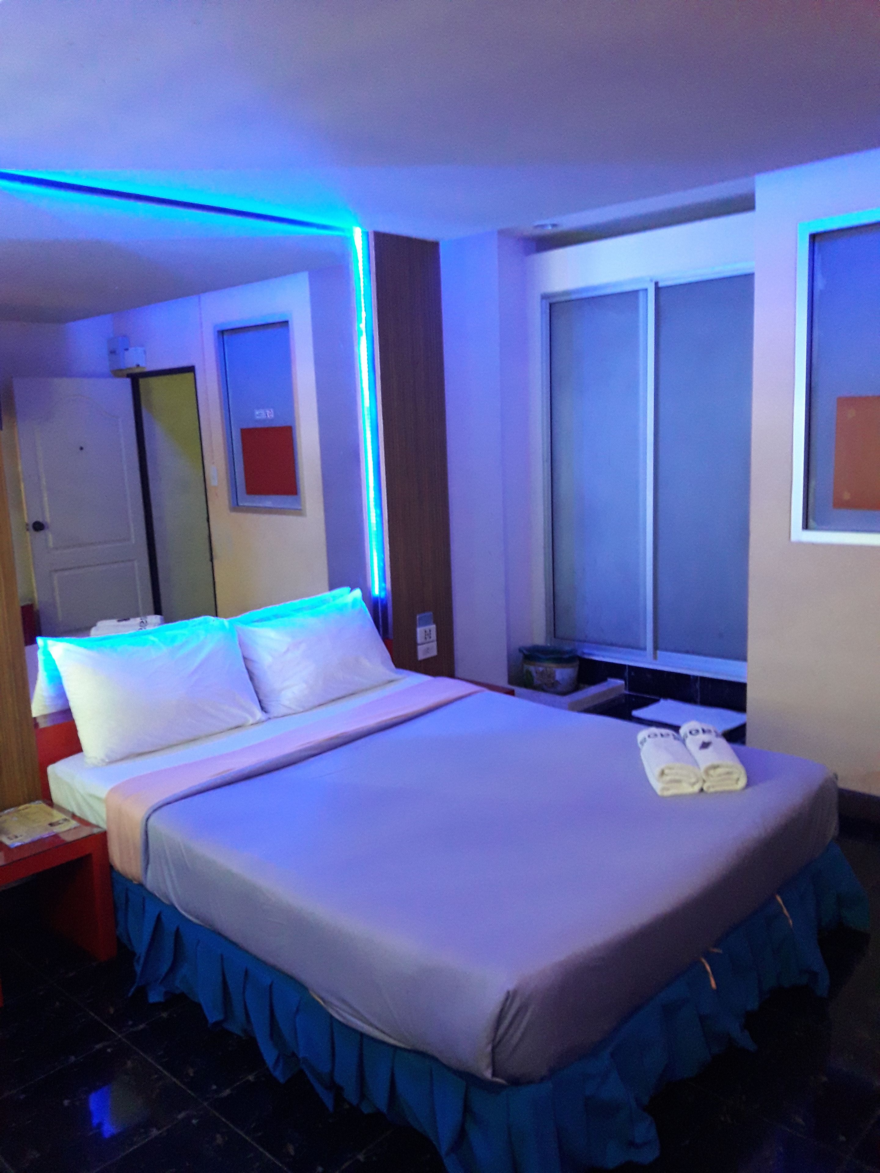 标准双人房 | 办公桌、免费 WiFi