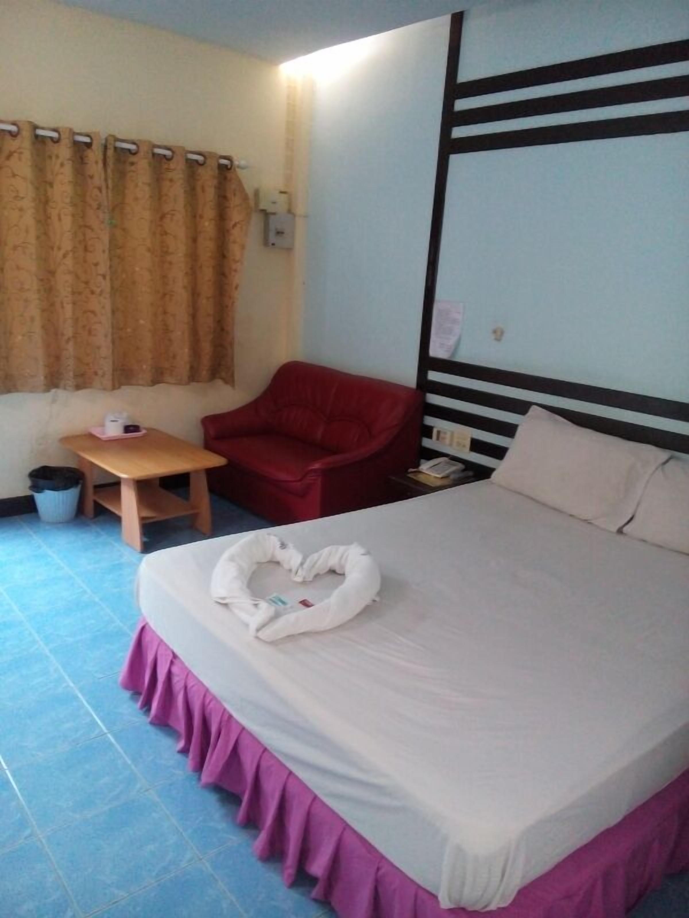 Standard Room | Living area