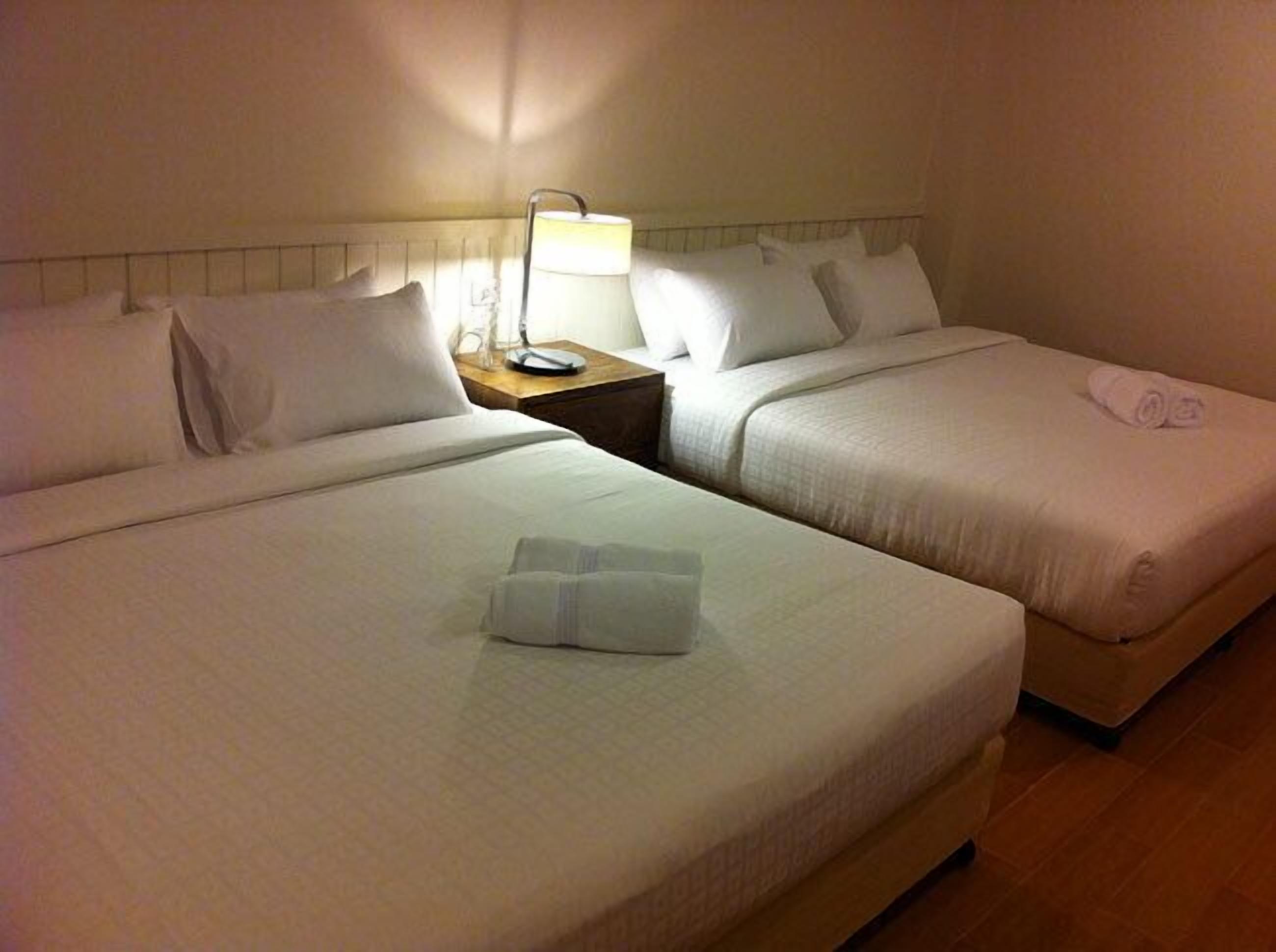 family room | minibar, in-room safe, desk, blackout curtains