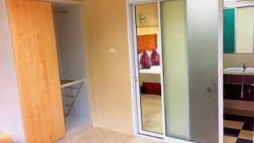 Premier Room | Living area | LCD TV