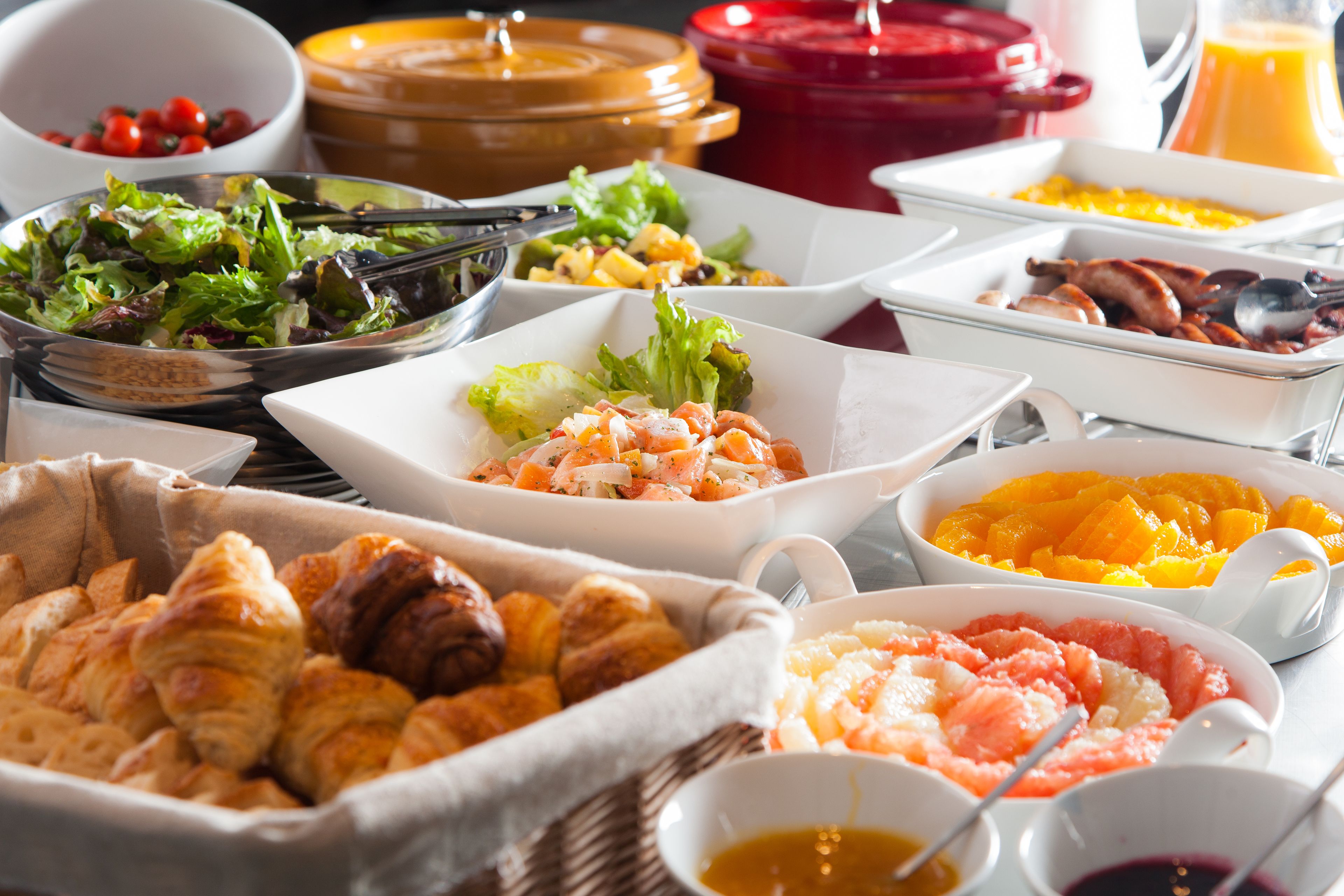 Daily buffet breakfast for a fee