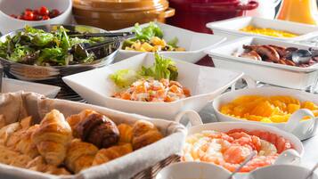 Daily buffet breakfast for a fee