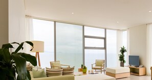 Loftsleilighet | Minibar, safe på rommet, individuelt dekorert og individuelt innredet