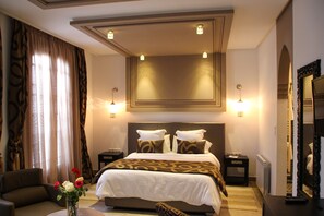 Coffres-forts dans les chambres, bureau, rideaux occultants