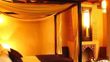 Junior Suite | Premium bedding, in-room safe, free cribs/infant beds, rollaway beds