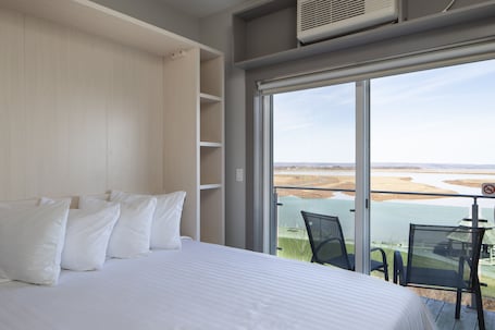 Studio Suite, Kitchenette, Ocean View | Water view