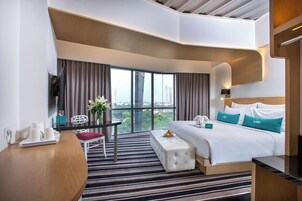 Minibar, in-room safe, desk, iron/ironing board