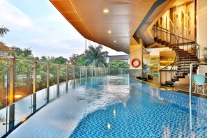 Kolam renang outdoor