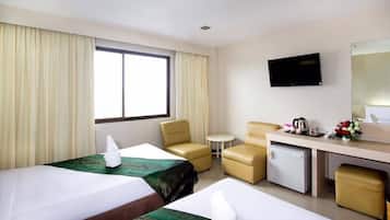 Deluxe Room with Breakfast | Minibar, rollaway beds, free WiFi